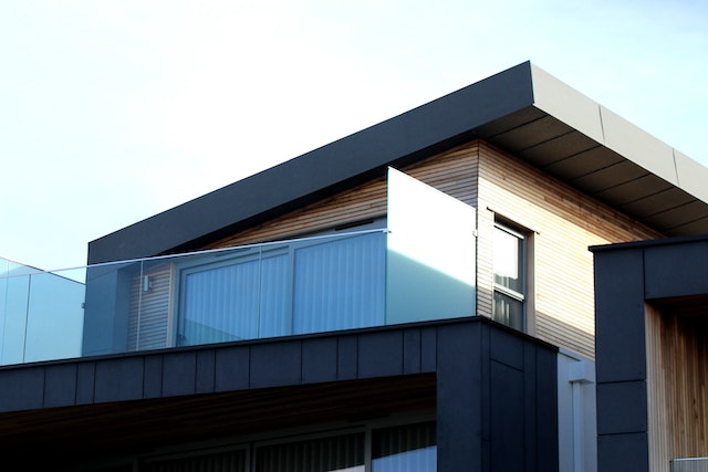 modern-house-curb-view-with-large-windows